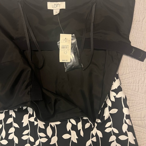 LOFT NEW COCKTAIL DRESS SIZE 12 . Black with white flowers. - Picture 13 of 16